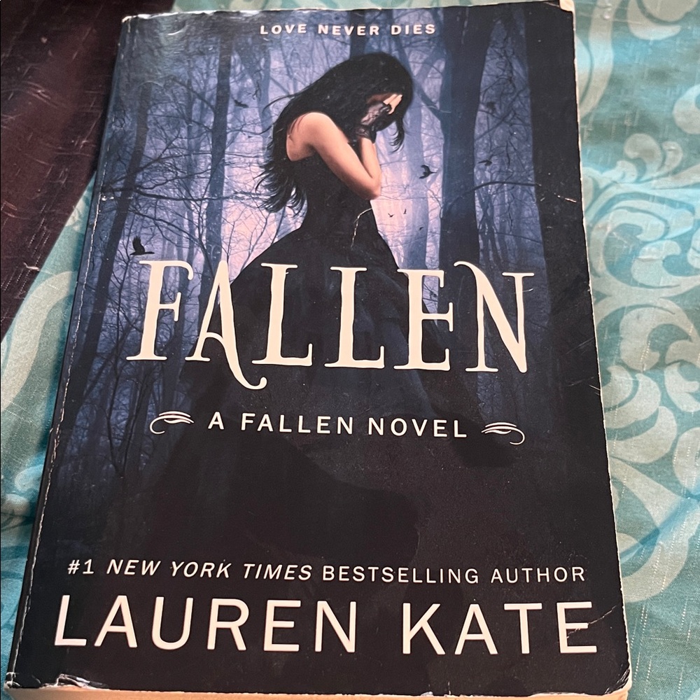Fallen Novel by Lauren Kate
